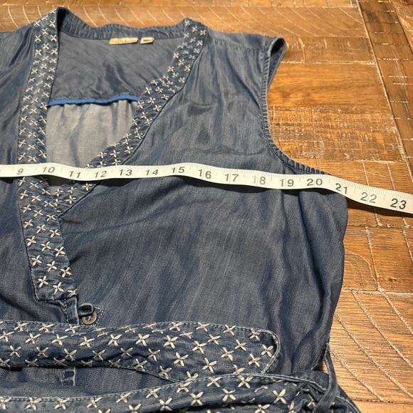 Holding Horses Anthropologie XL Stylish Blue Wrap Tank Top with Belt - Picture 10 of 13